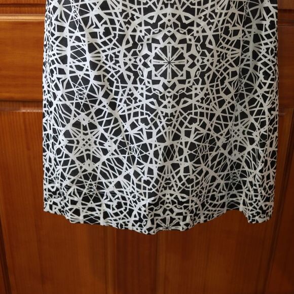 Ellen Tracy Black & White Mandala print Beaded Yoke Party Dress 14 - Picture 9 of 15